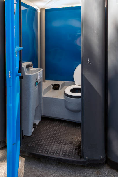 Best Portable restroom trailer rental  in Ashtabula, OH