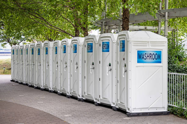 Best Luxury portable toilet rental  in Ashtabula, OH
