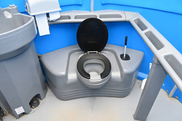 Best Portable toilet rental cost  in Ashtabula, OH